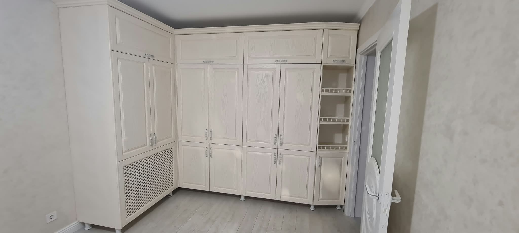Dulap crem cu ramă